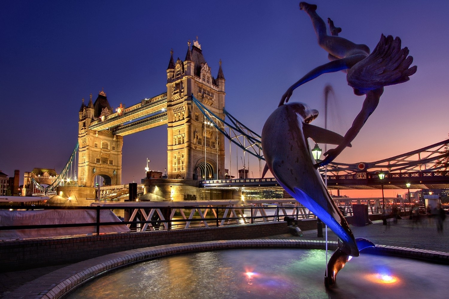London & Paris Awaits